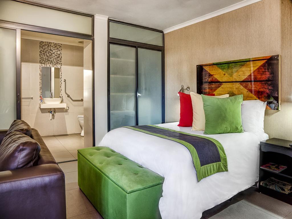 Yalla Yalla Boutique Hotel 윗뱅크 외부 사진