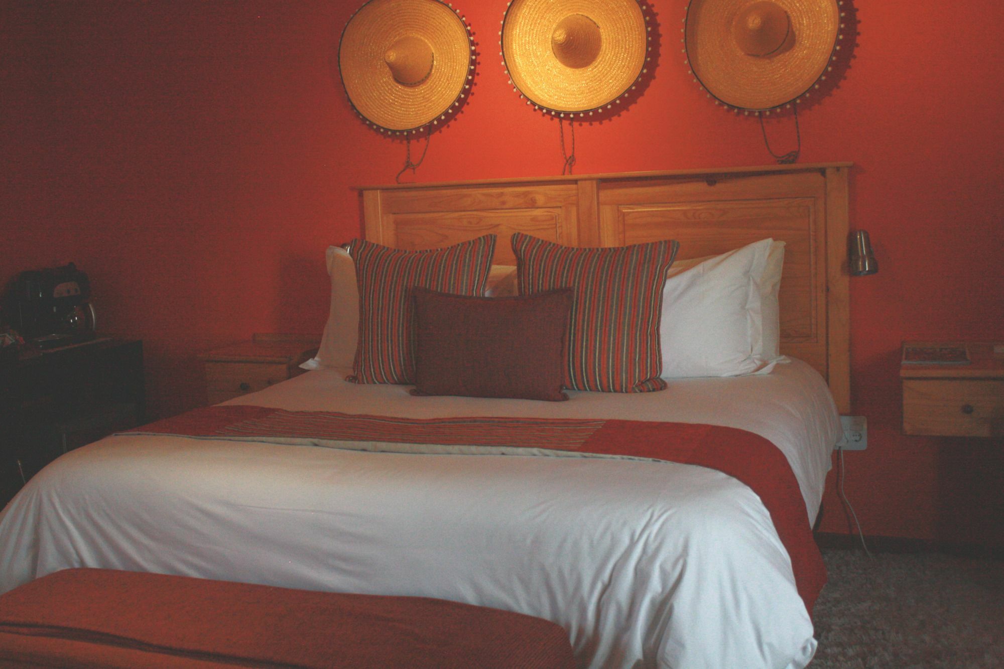 Yalla Yalla Boutique Hotel 윗뱅크 외부 사진